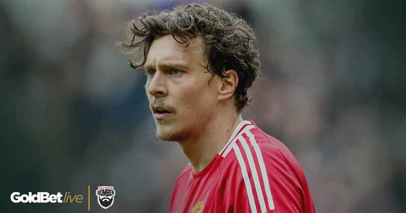 Giovedì scorso, durante il match di Europa League tra Manchester United e Lione, gli spettatori si sono accorti che Victor Lindelof, presente in panchina nel primo tempo, non era mai uscito dagli spogliatoi ed era di colpo sparito nel nulla
