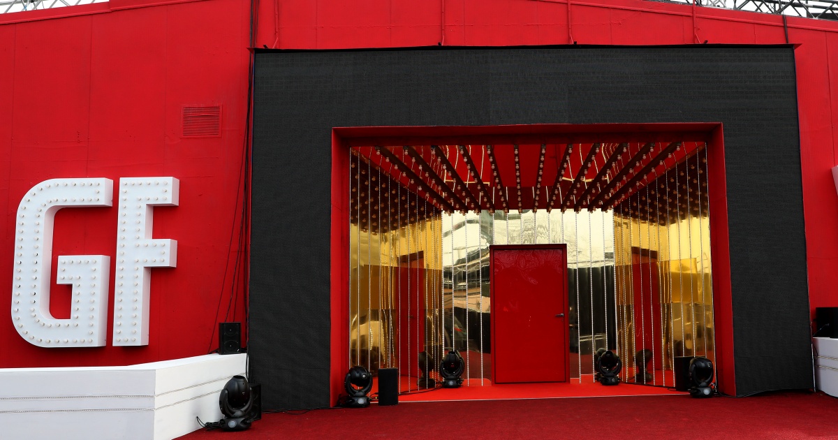 La famosissima porta rossa del Grande Fratello