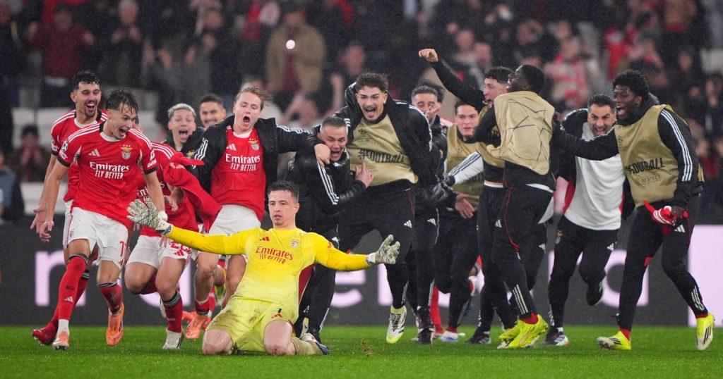 Trubin, portiere del Benfica, esulta dopo il gol di testa al Real Madrid in Champions League