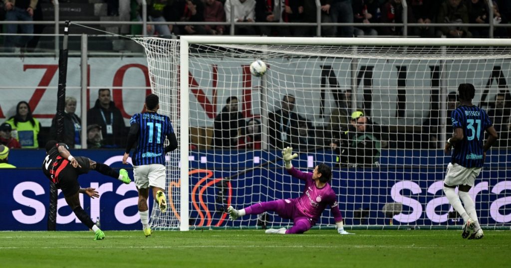 Estupinan supera Sommer e firma il successo del Milan nel derby contro l'Inter