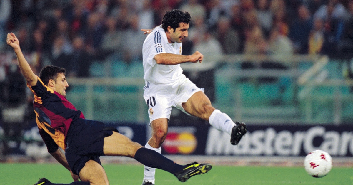 Una fase di gioco della sfida tra Roma e Real Madrid dell'11 settembre 2001